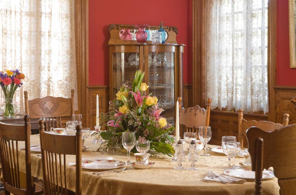 The Carriage House Inn B&B Линчберг Экстерьер фото