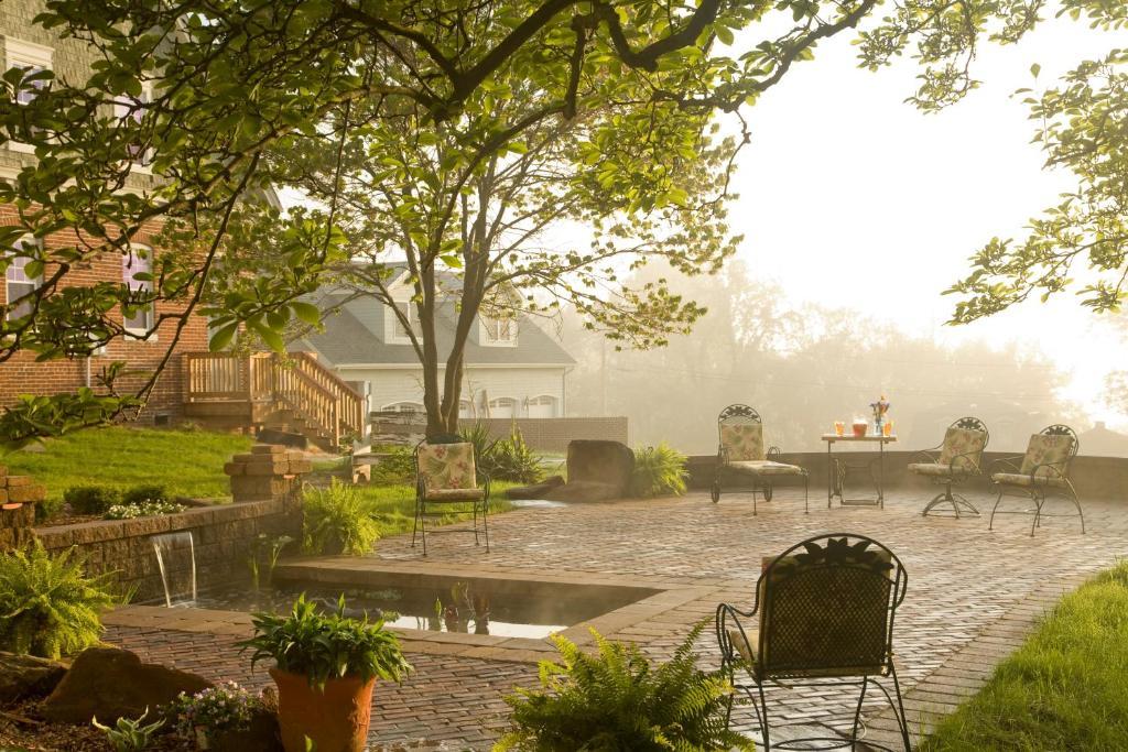The Carriage House Inn B&B Линчберг Экстерьер фото