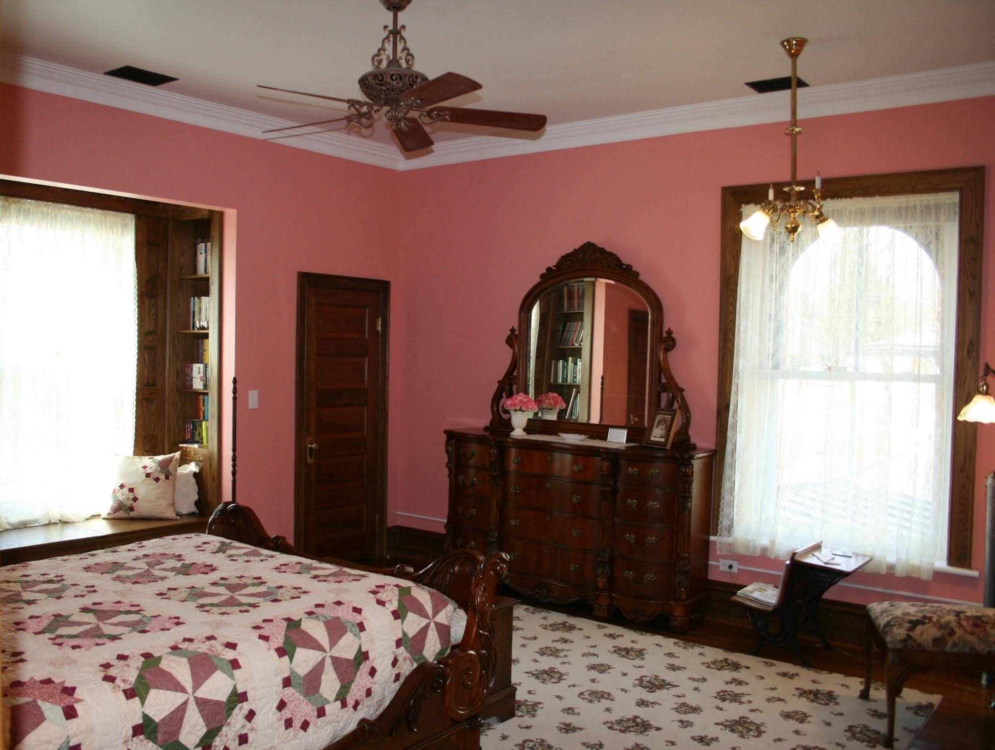 The Carriage House Inn B&B Линчберг Экстерьер фото